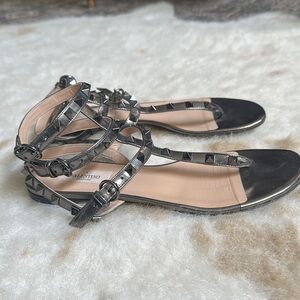 Rockstud Flat Valentino Garavani Sandal with Straps